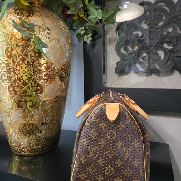 PRISTINE RARE Authentic Limited Edition Louis Vuitton Perforated Speedy 30 - Picture 5 of 16